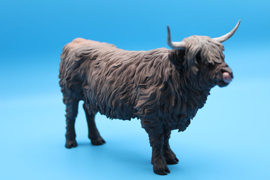 Majestic Highland Cow – Hand-Painted Wildlife Sculpture